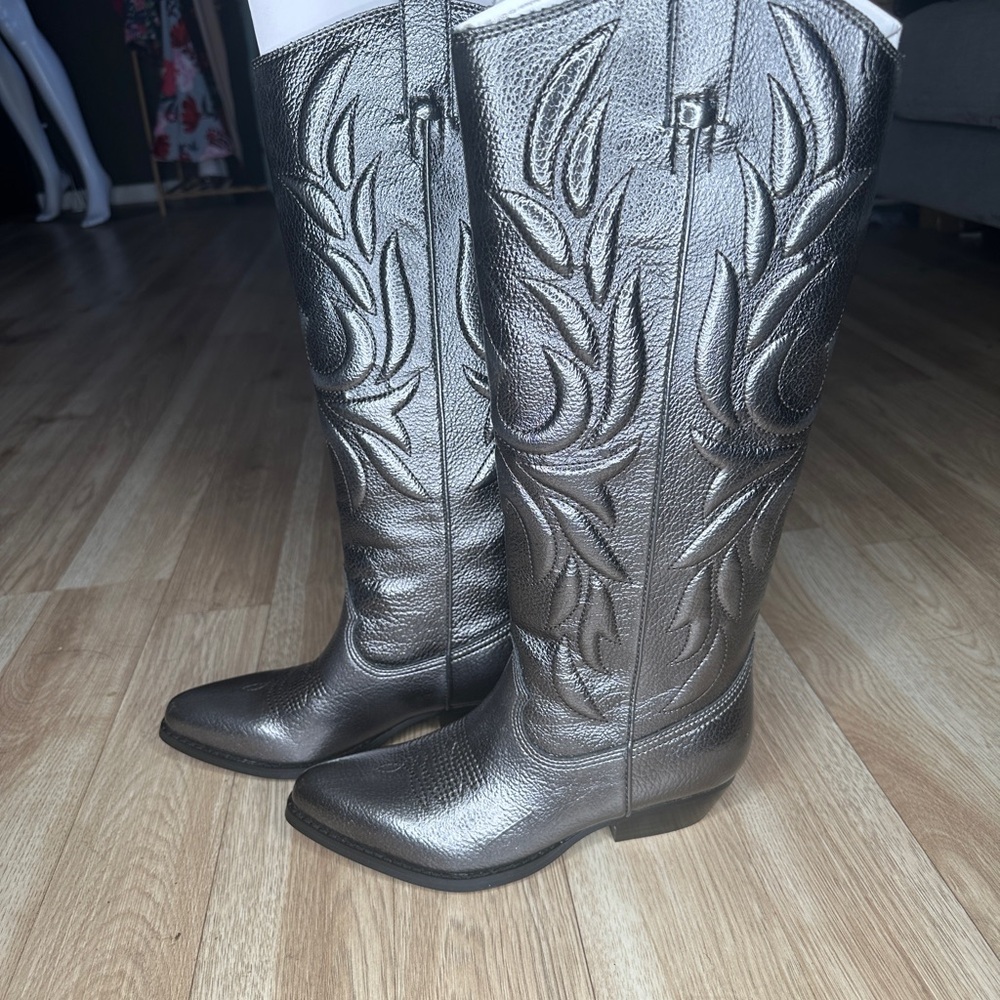 Guess Silver Metallic Western Cowboy Cowgirl Boots Knee High Fashion - Picture 2 of 7